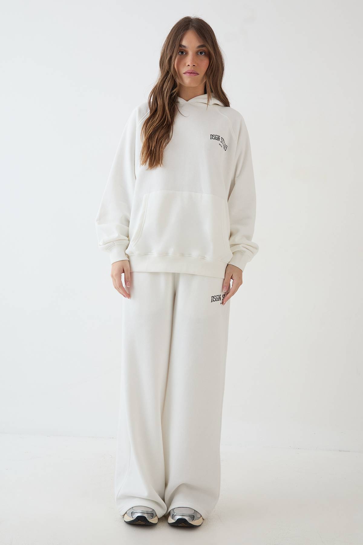 Sweat À Casynthétiqueche Oversize Dsgn Studio Imprimé Collégial Avec Coutures Raglan