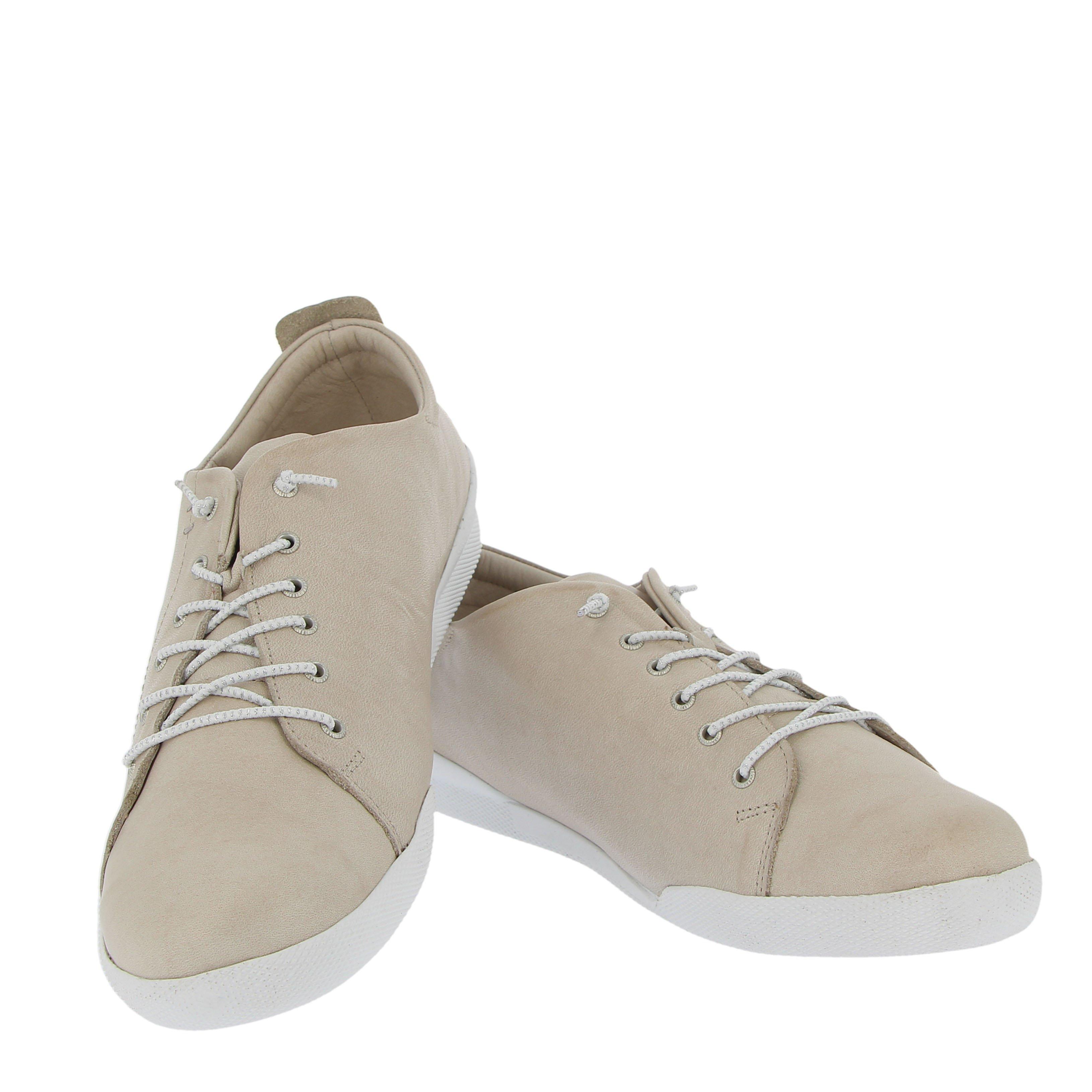 Schnürschuhe mit elastischer Schnürung