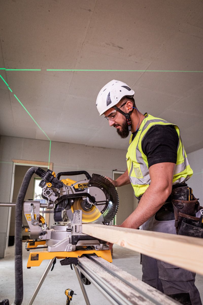 DeWALT DCS782N Accu afkort-/verstekzaag 305mm met XPS 18V XR Basic Body