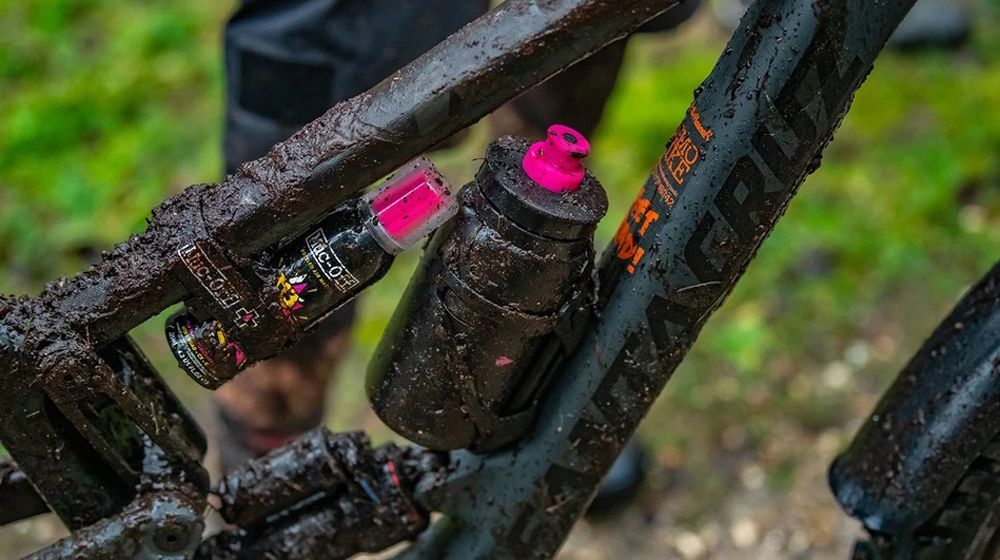 Muc-Off Elite Custom Fly Water Bottle 550ml kaufen | Bike-Discount