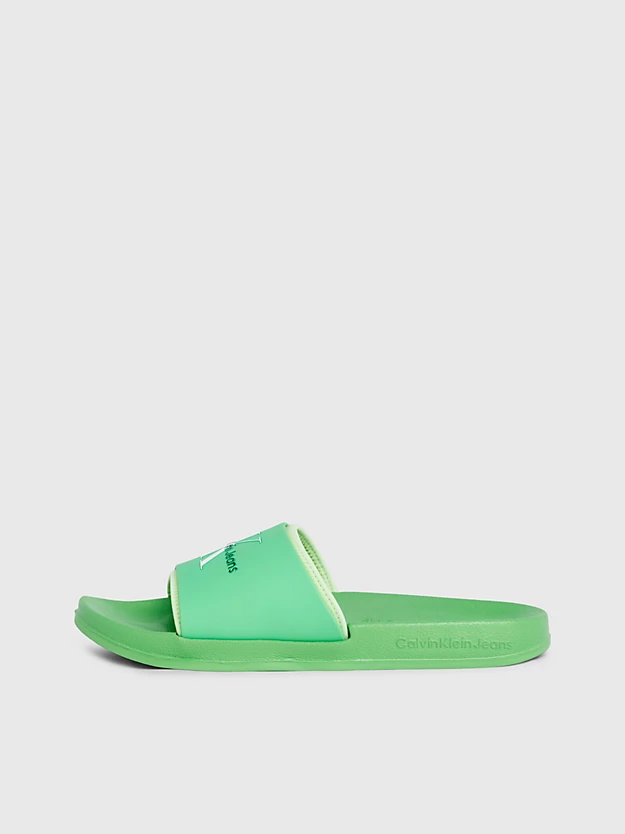 Chinelo com logotipo