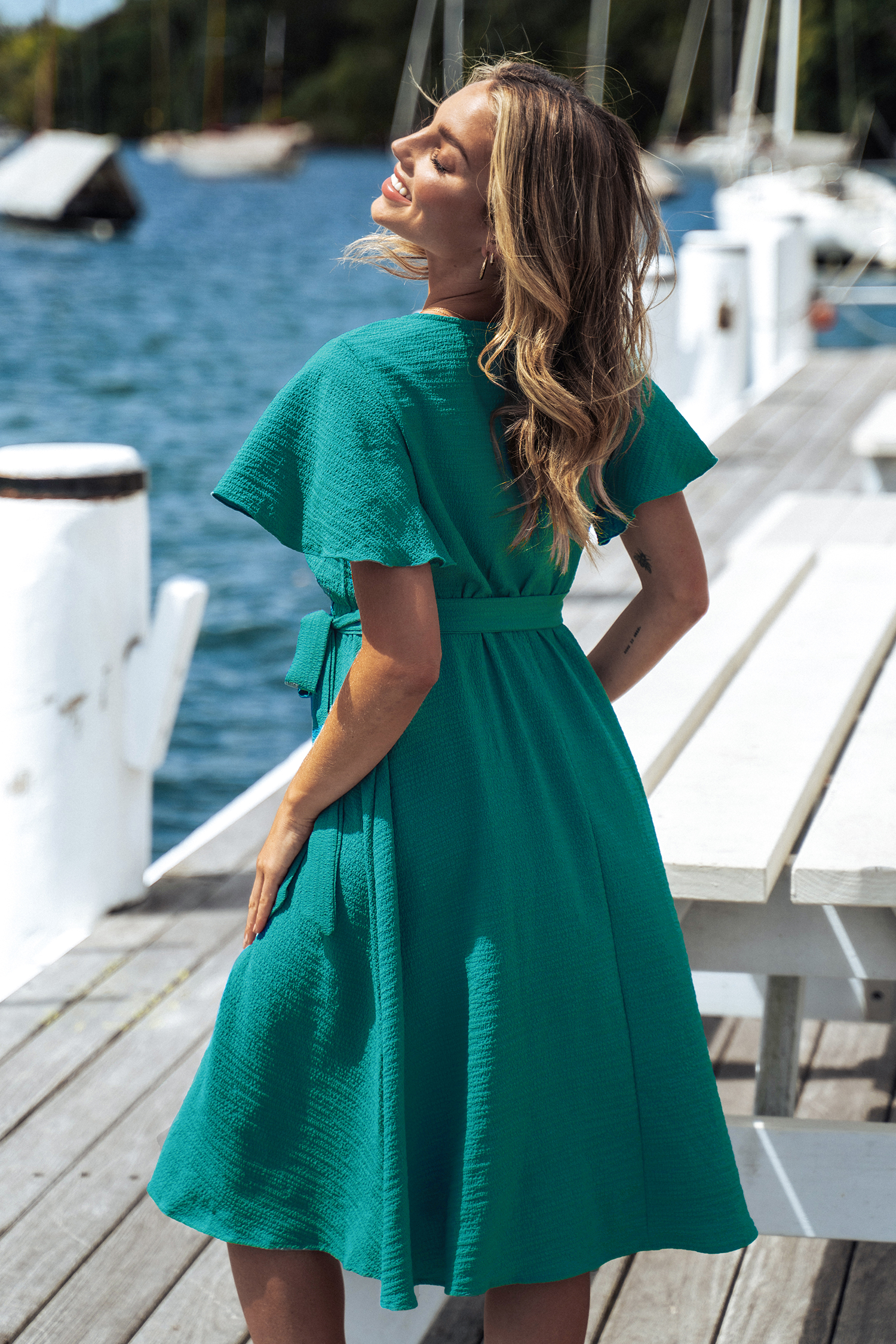 Robe maxi à col surplis et manches courtes