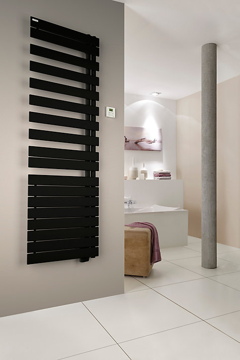 Sèche-serviettes électrique à inertie fluide Acova Alpaga asymétrique noir 1000W