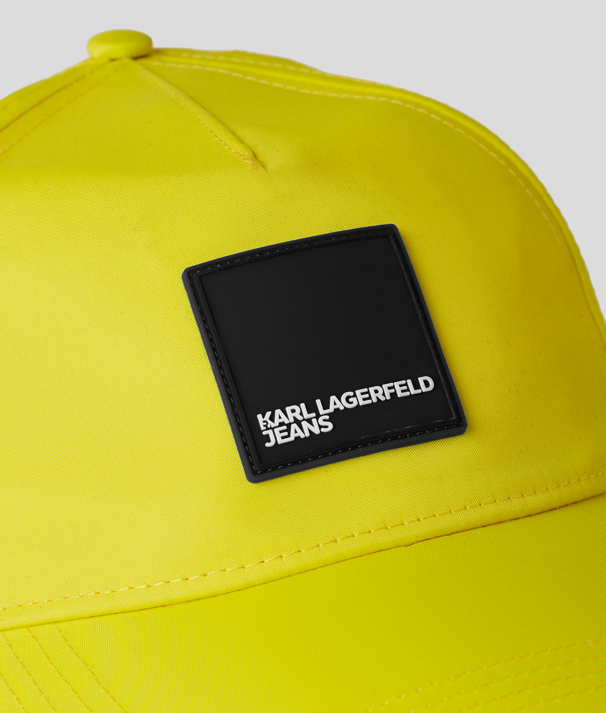 Casquette avec écusson à logo KLJ