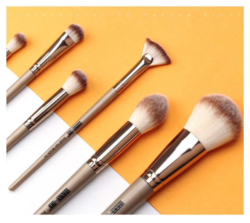 Beautrend - Set van 20: Make-upkwasten