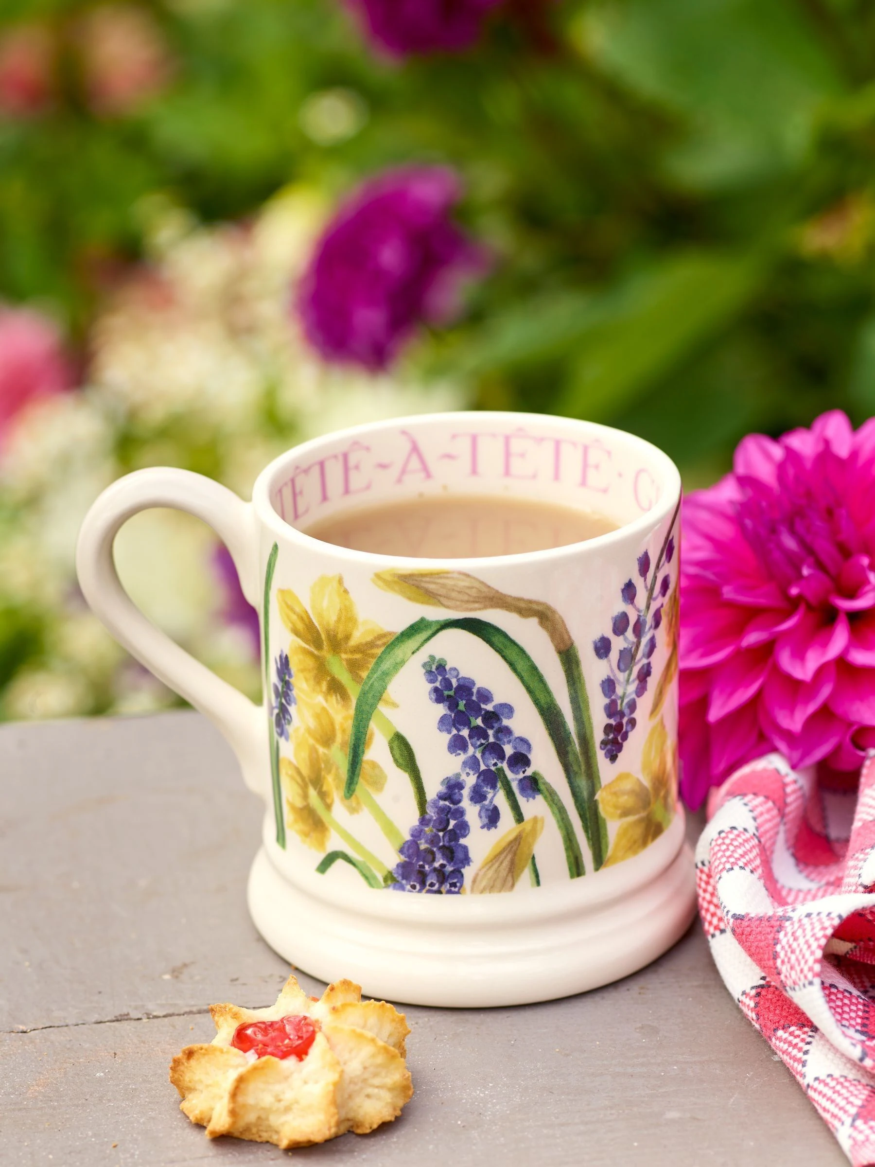 Emma Bridgewater Tete-A-Tete & Grape Hyacinth 1/2 pint