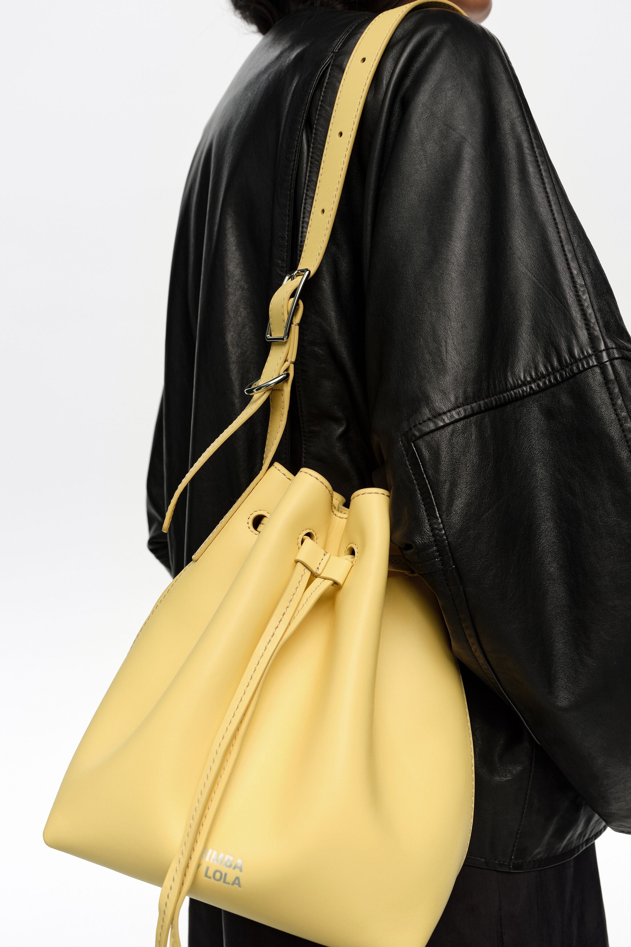 Bolsa grande Carlino em couro cor banana