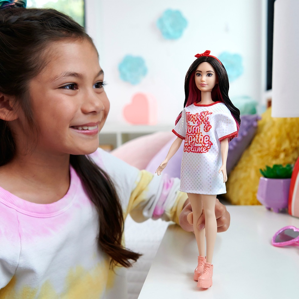 Barbie Fashionista Puppe 214 mit schwarzem Haar und Twist 'n' Turn Kleid