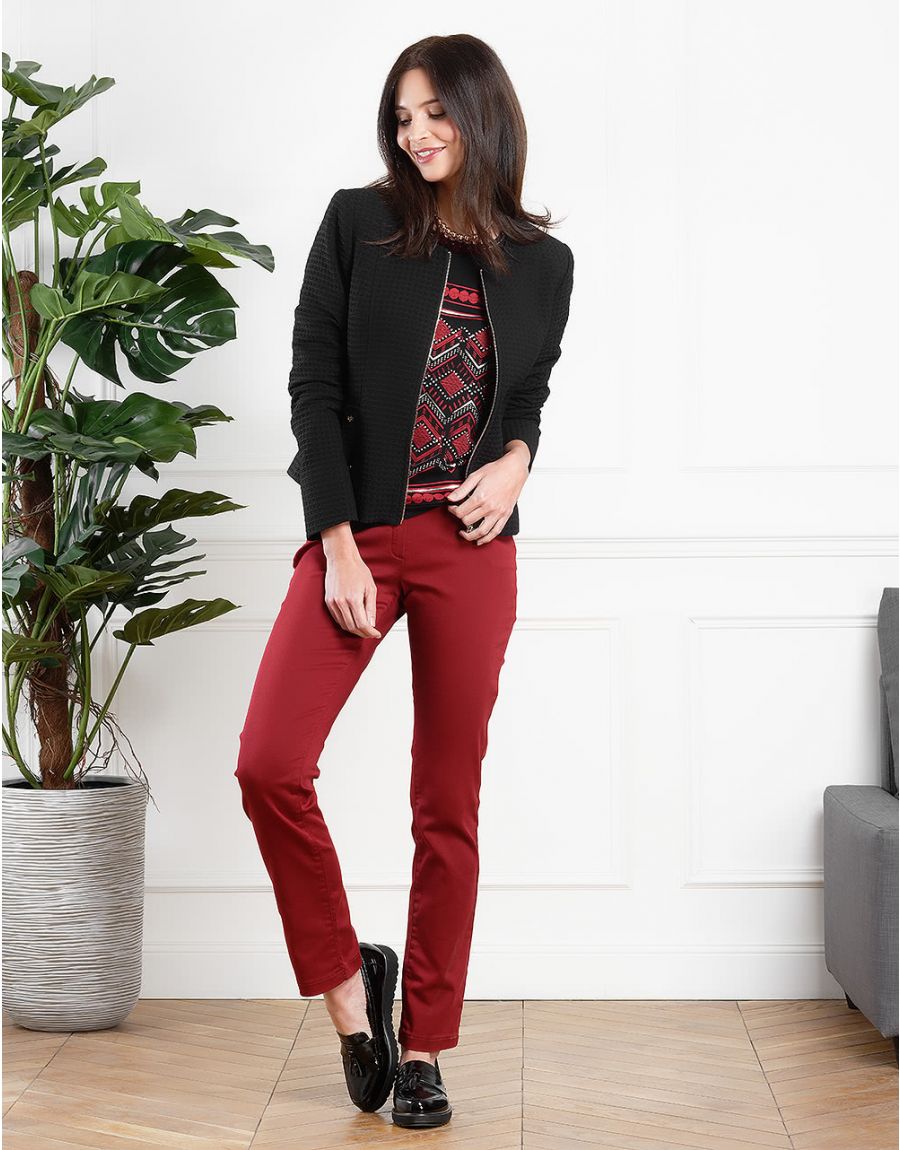 T-shirt noir et bordeaux
