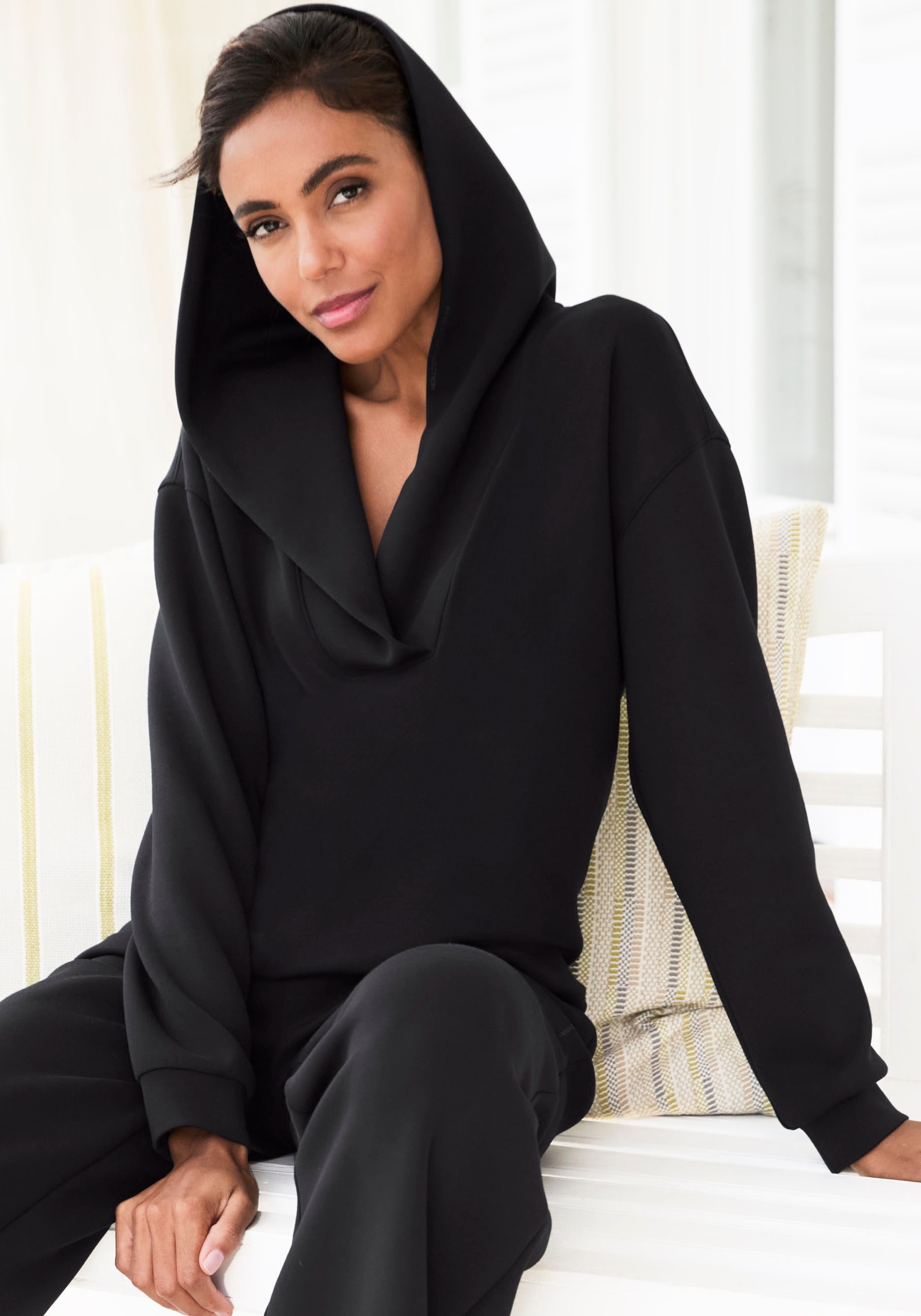 French Connection Hoodie , mit V-Ausschnitt und breitem Kragen, Loungewear