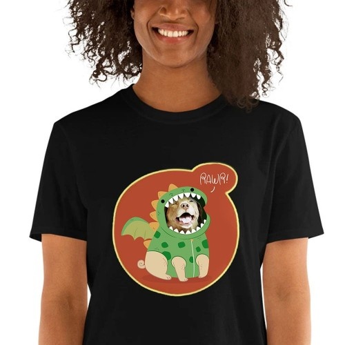 Camiseta feminina Mascochula com estampa de dinossauro, personalizada com a foto do seu pet, preta.