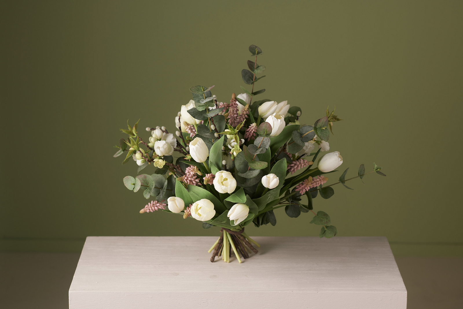 Tulipan stilkblomst mix Hvit, assorterte varianter. H36 cm. Pris pr stk