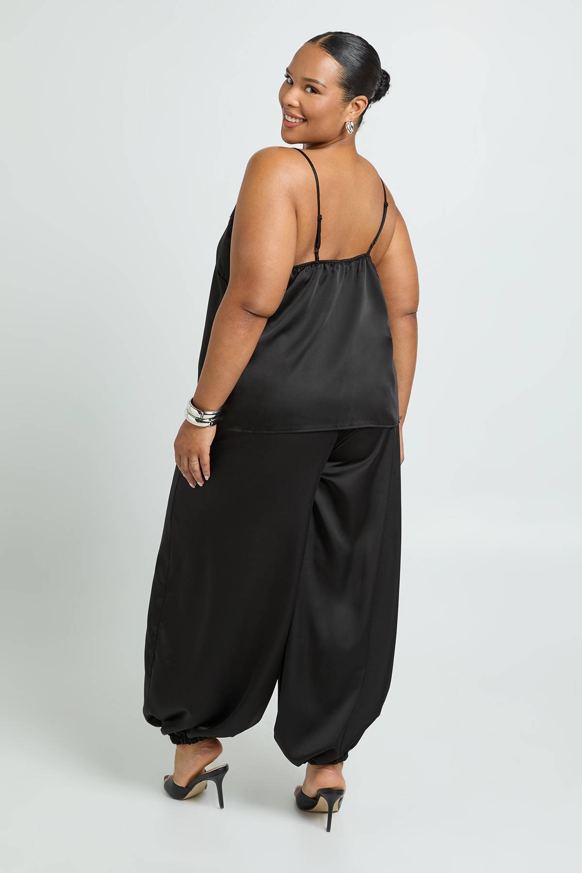 boohoo Plus haut de camisole à bordure en dentelle