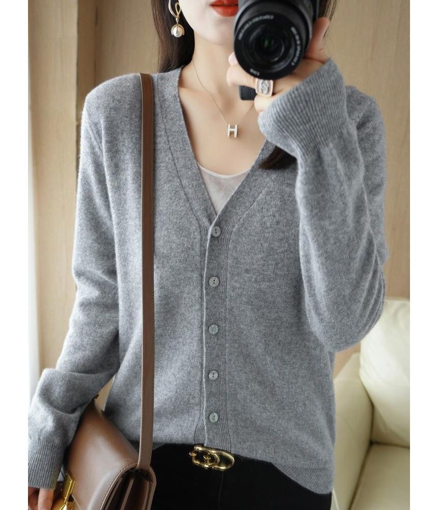 Gistinty - V-hals effen vest met knoopjes