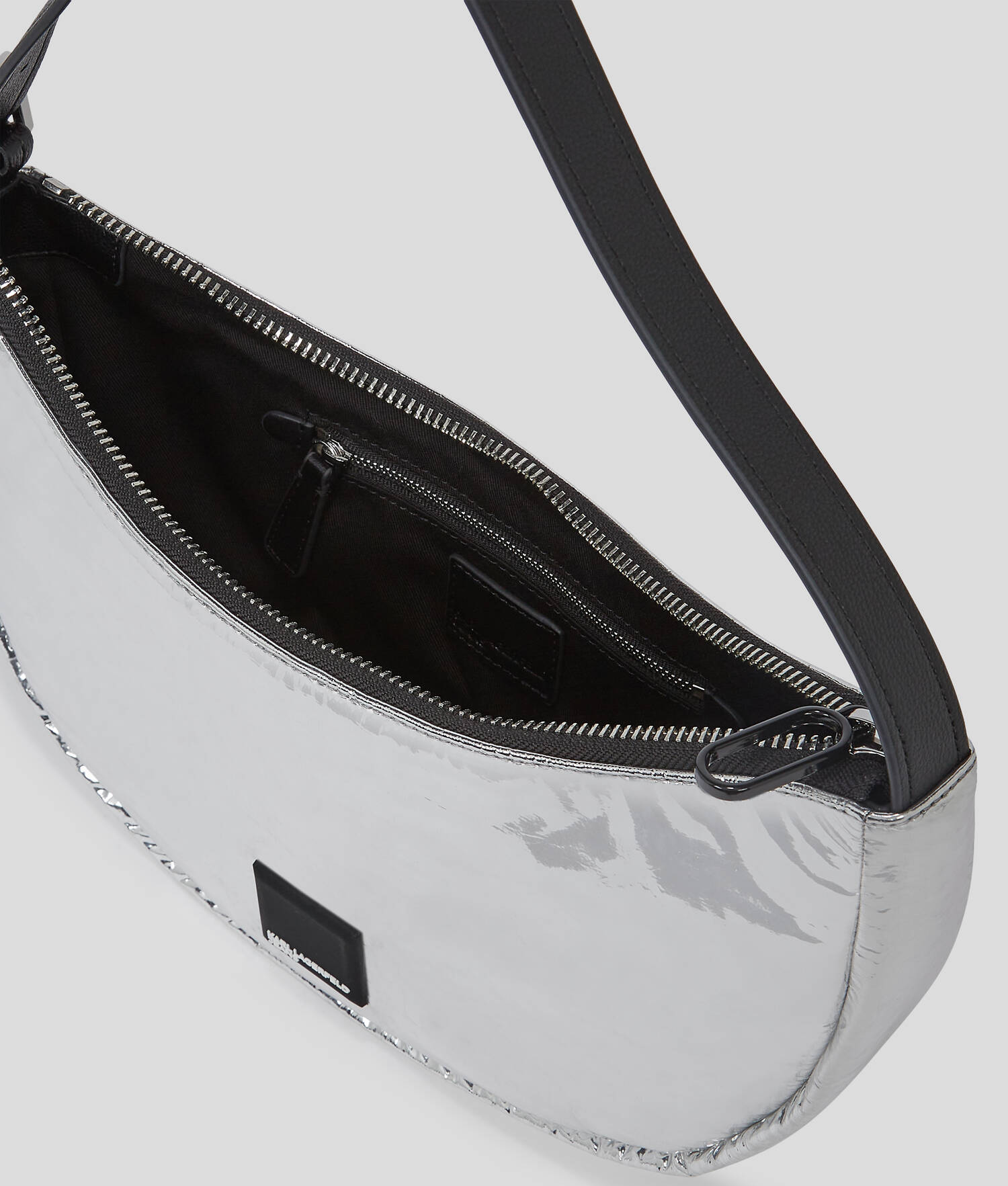 SAC DEMI-LUNE PORTÉ ÉPAULE KLJ MÉTALLISÉ AVEC LOGO ENCADRÉ - Argent