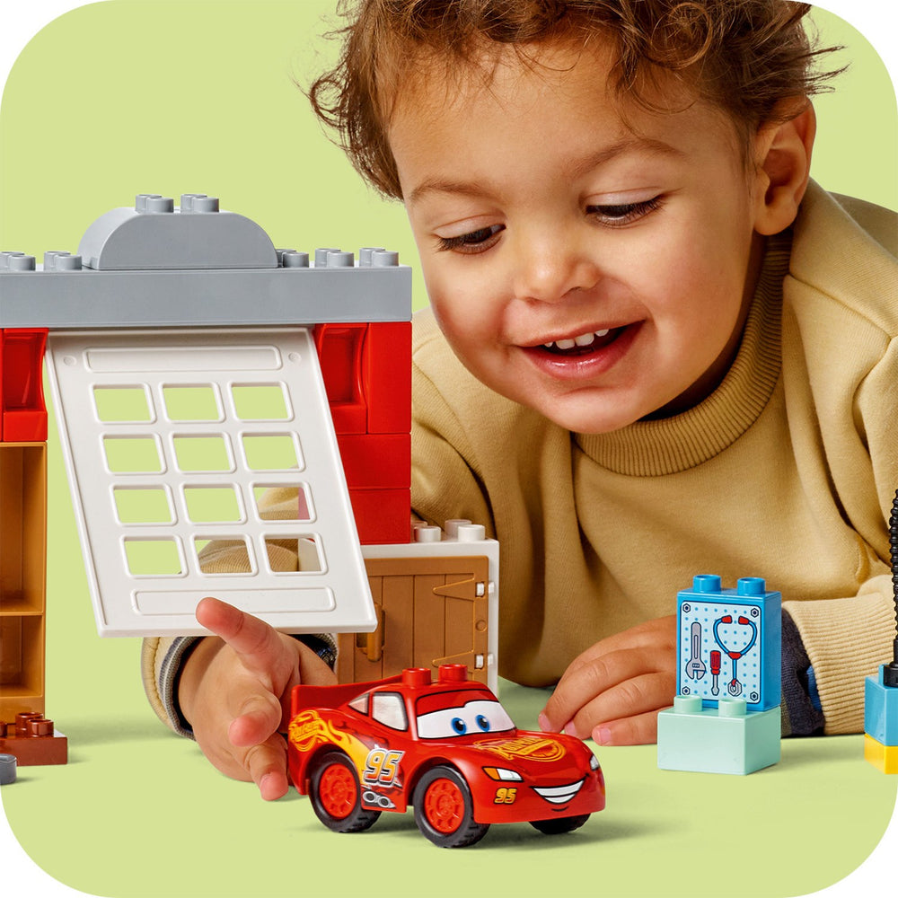 Køb LEGO® DUPLO Disney TM - Lynet McQueens Besøg I Docs Værksted 10456