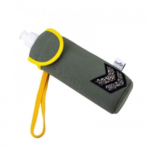 Capa para garrafa Bowipi com aplique militar em cáqui.