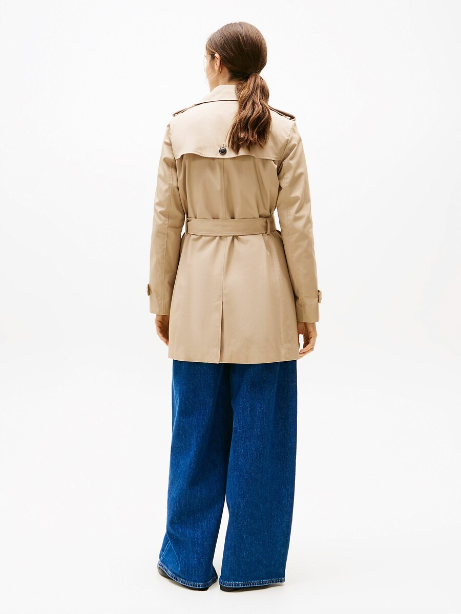 TOMMY HILFIGER<br>Trenkhon reto, comprimento médio