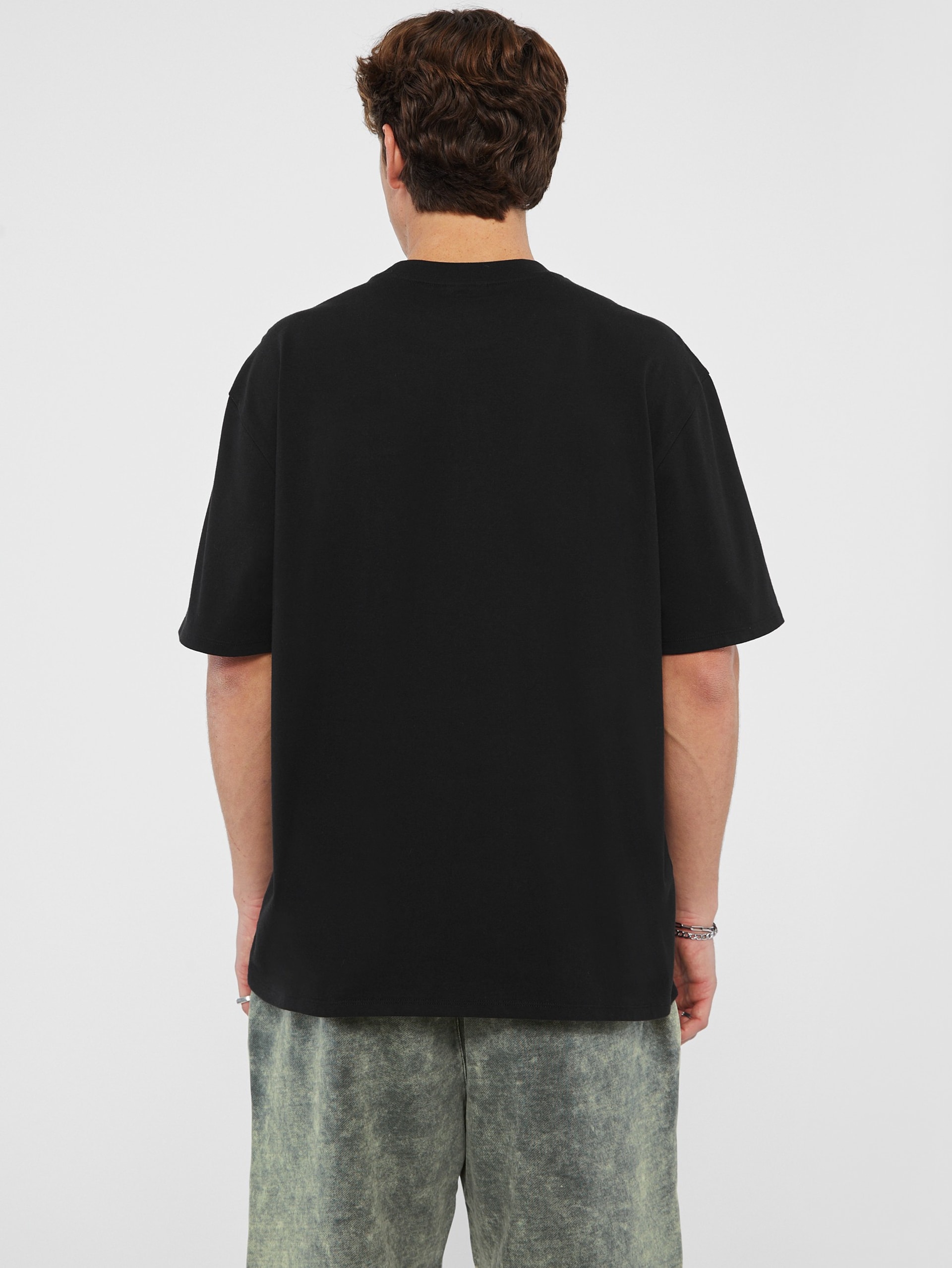Camiseta GUESS Originals com Etiqueta Ecológica