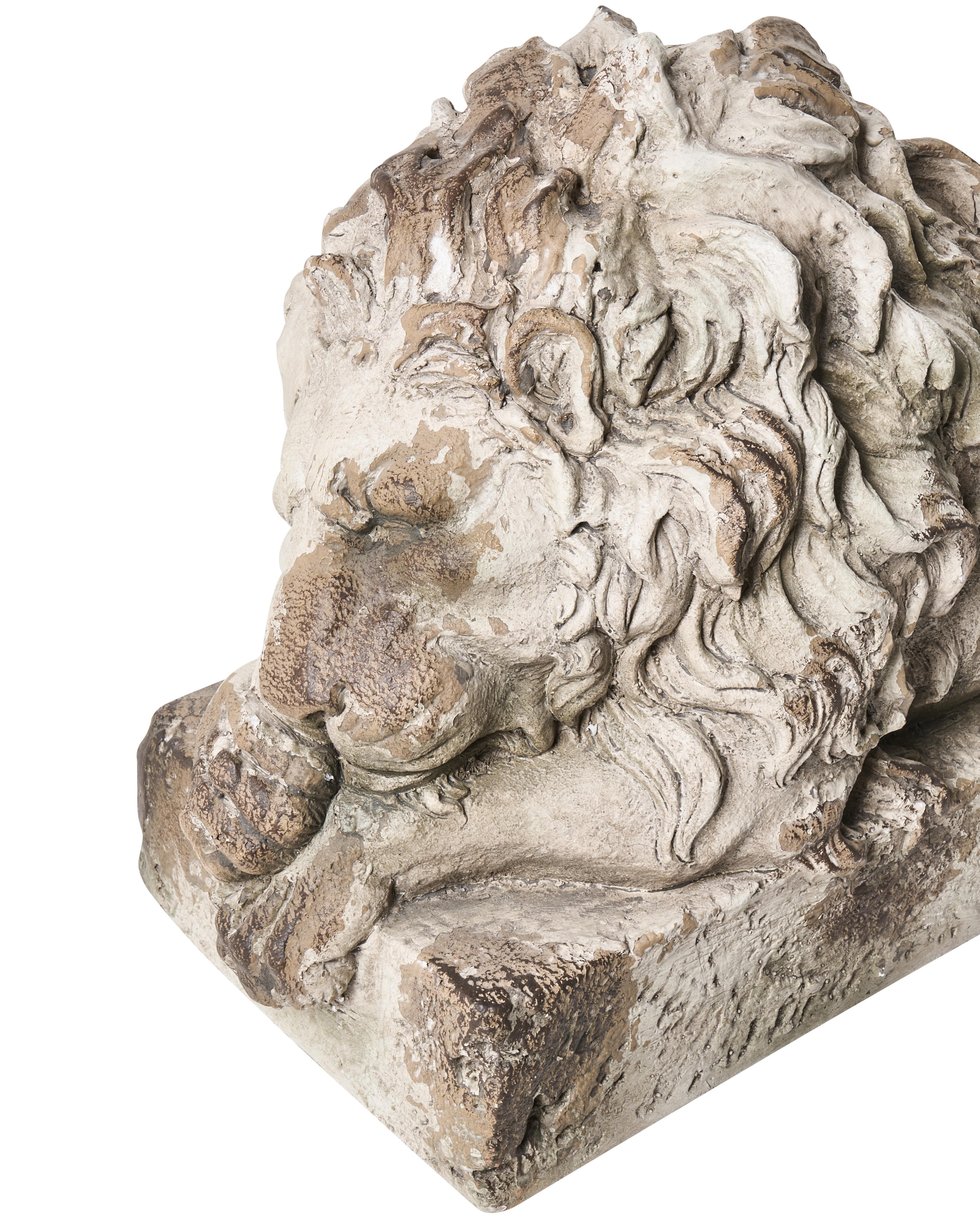 Tuinbeeld LARI Leeuw Beige