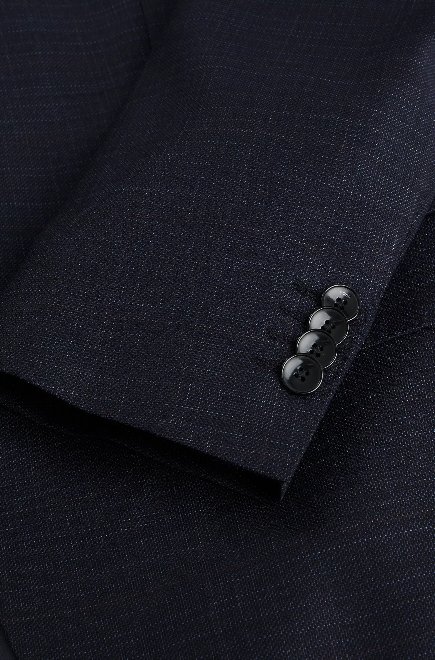 Terno BOSS preto slim fit em lã elástica xadrez.
