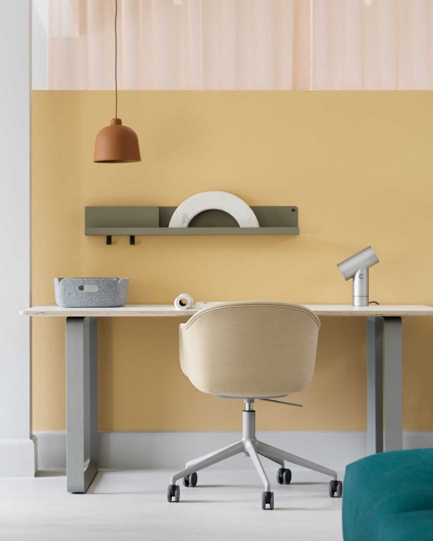 Muuto Folded wandplank large zwart