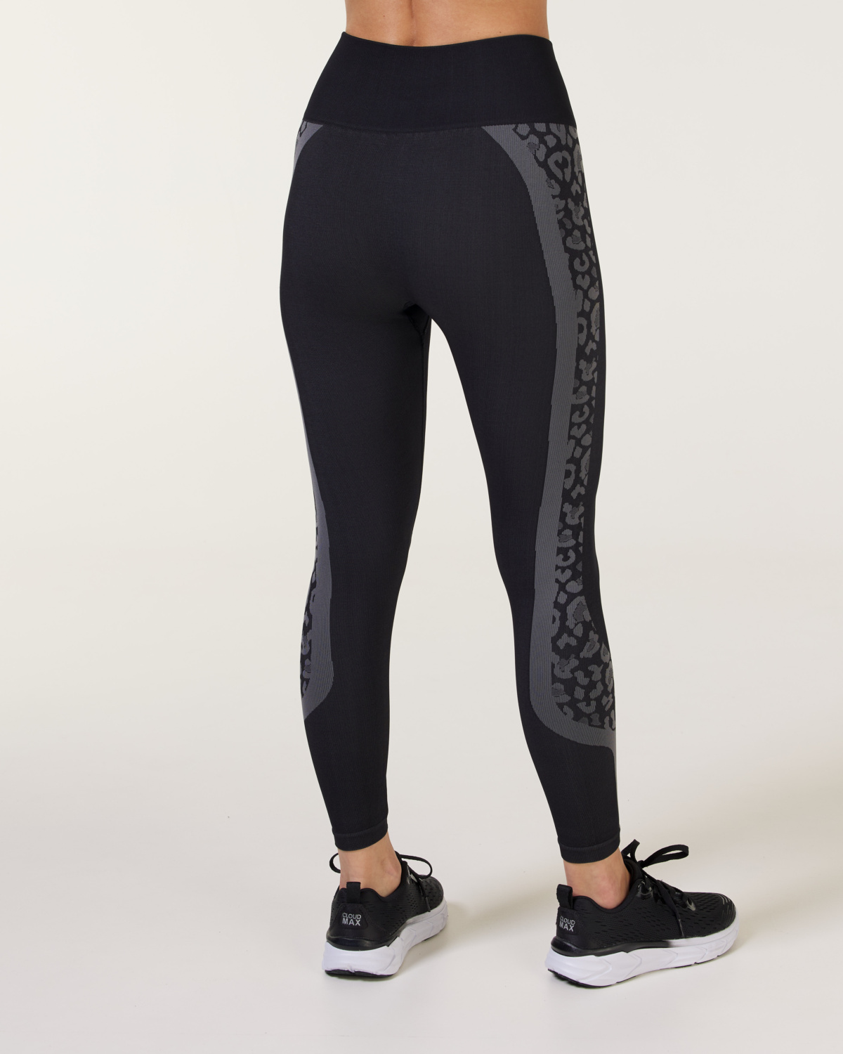 LEVITY Leopard Seamless Tights Black Leo