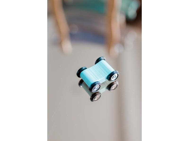 Kindsgut Kugelbahn Blau Brum Brum durch die Murmelbahn