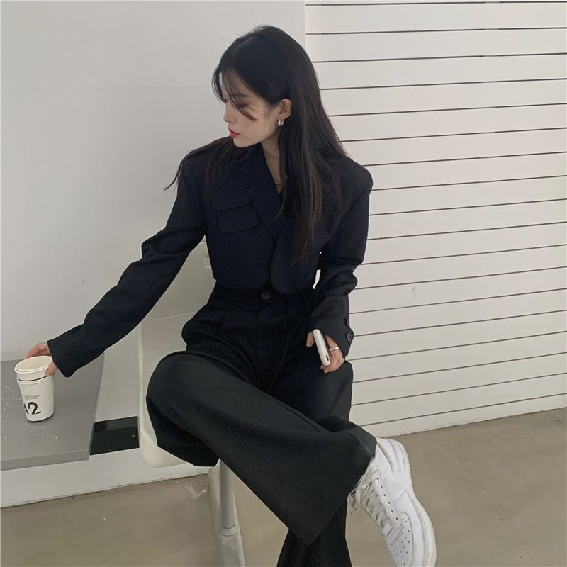 Strawolf - Lange mouwen cropped blazer / rechte broek