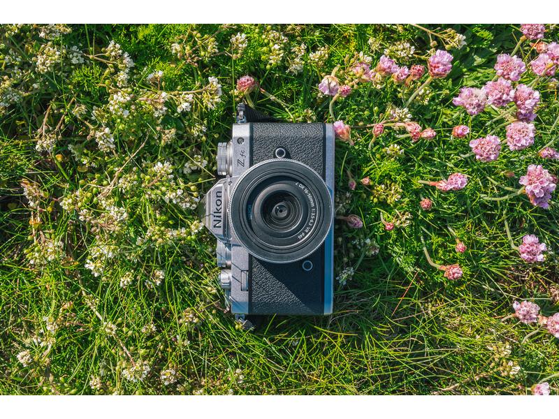 Nikon Fotokamera ZFC DZ KIT Einzigartige Systemkamera in klassischem Nikon-Design
