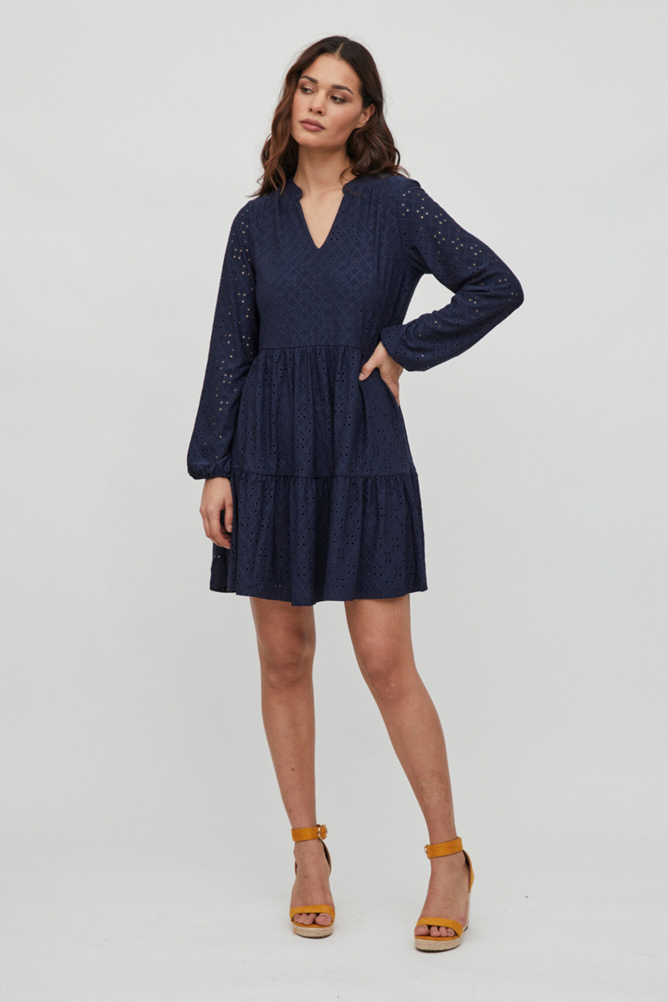 Vestido curto bordado - Azul marinho