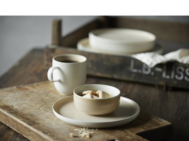 Studio Round Frokosttallerken Matte white/Matte sand