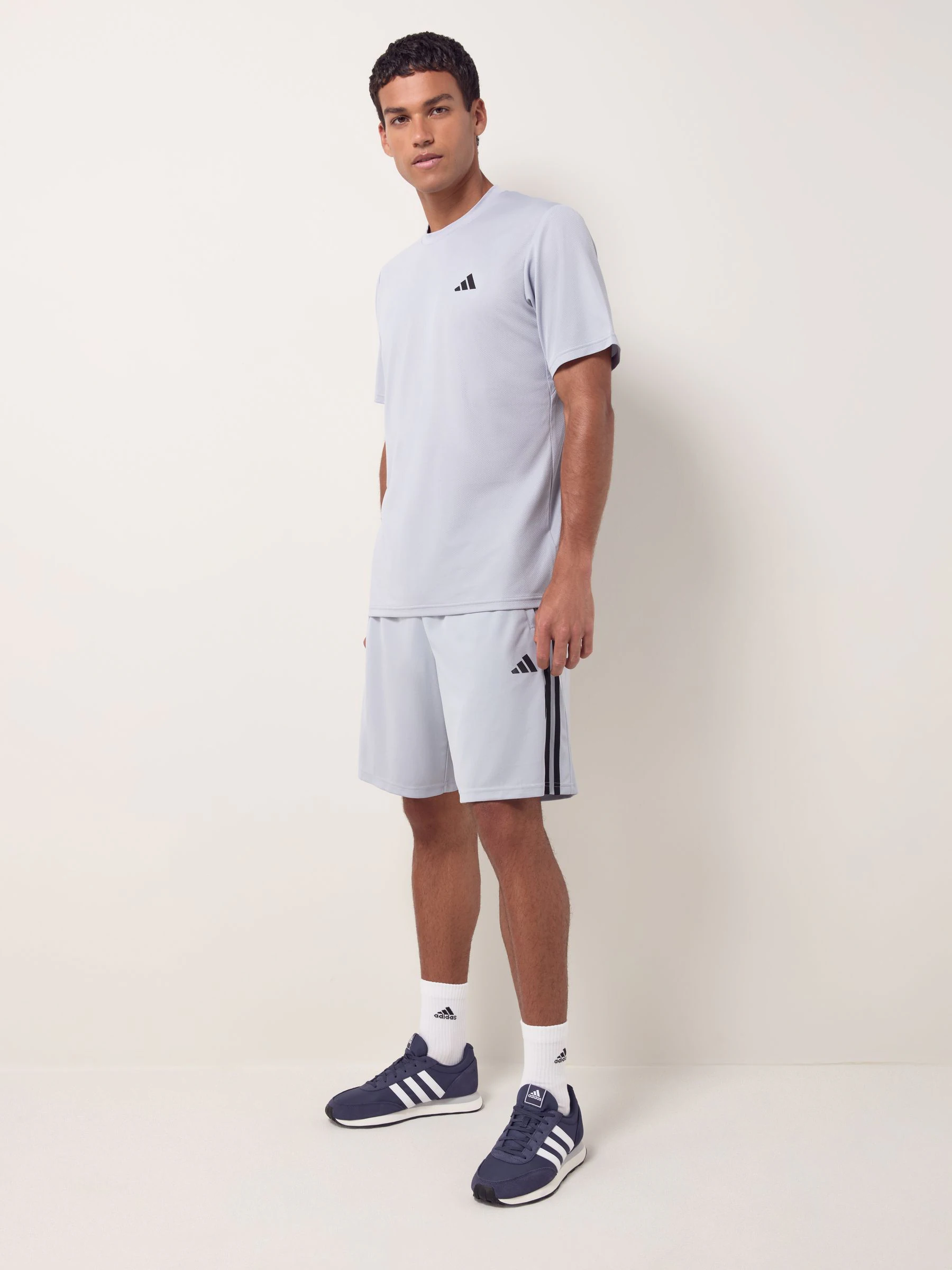 Grijs - adidas Train Essentials trainingsshirt