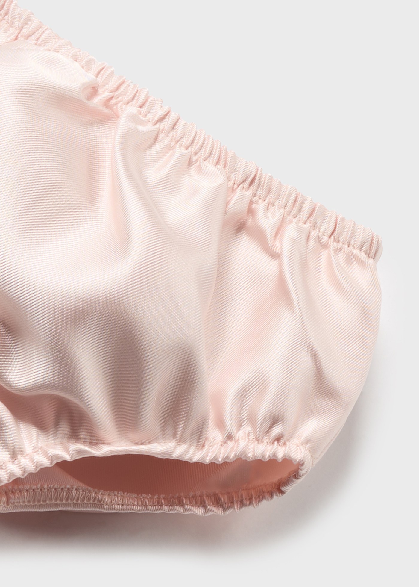 Vestido nude em mikado para recém-nascido com capa para fralda