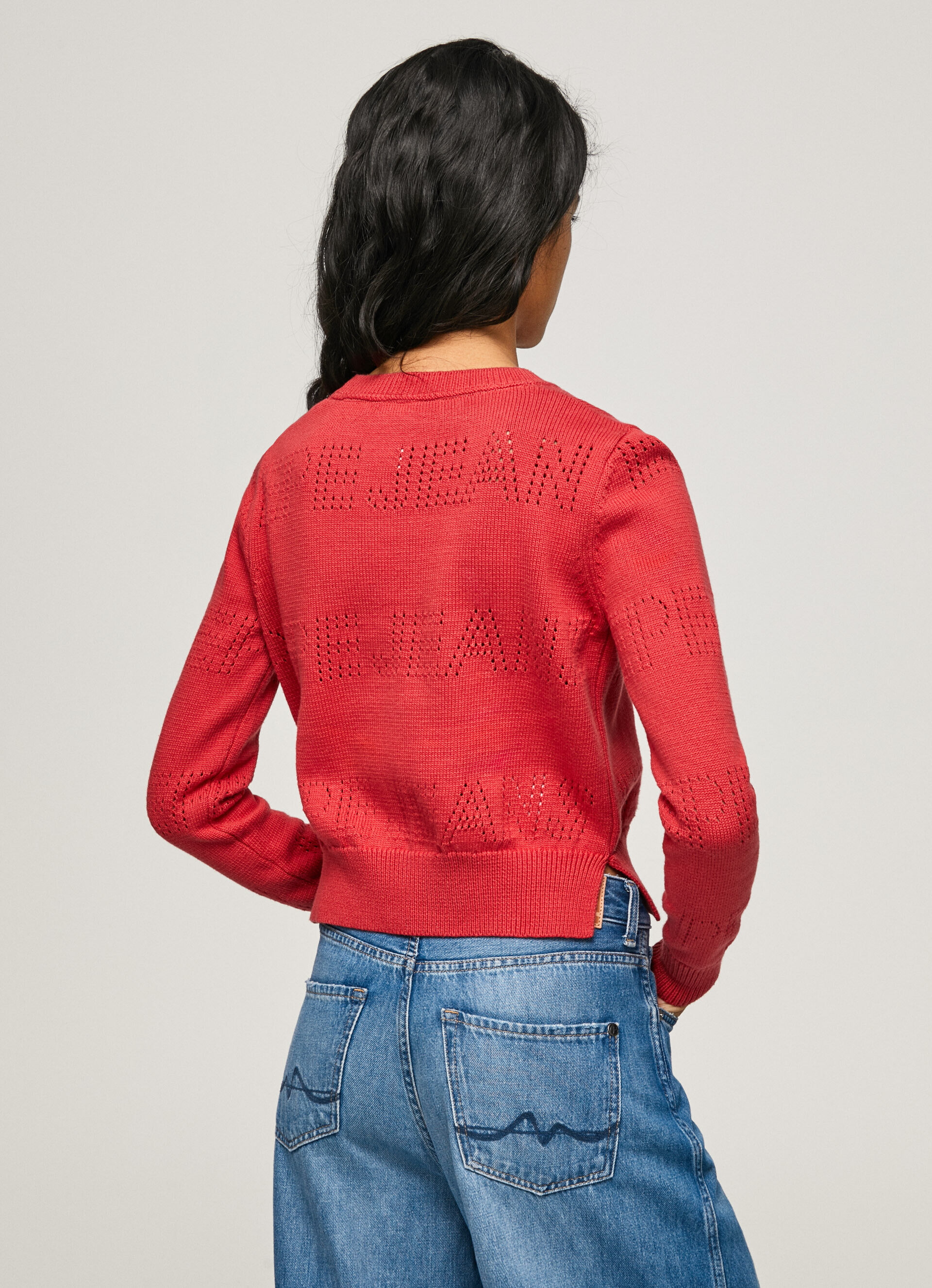 Malha de algodão com detalhes vazados - vermelho estúdio