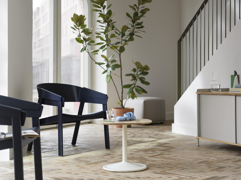 Muuto Cover lounge chair midnight blue