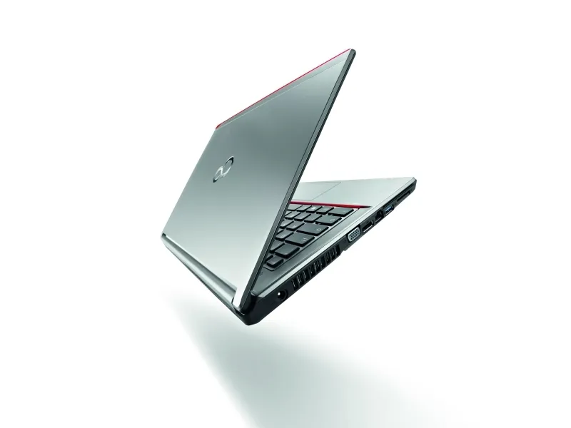 Fujitsu LIFEBOOK E733 - Core i5 3230M / 2.6 GHz - Win7 PRO / WIN8 - 4 GB RAM - 13.3