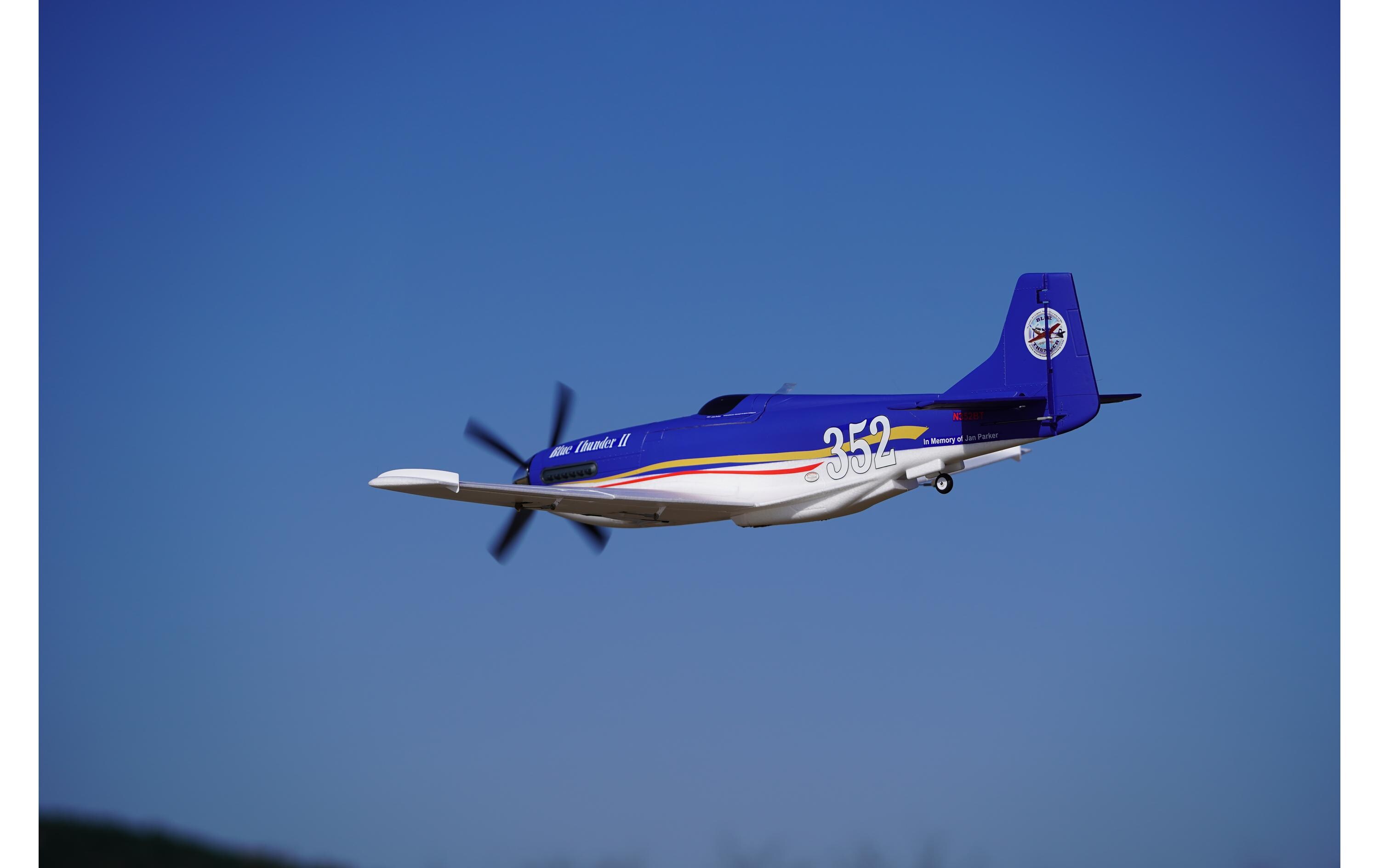Warbird Mustang P-51 Blue Thunder 1100 mm PNP<br>Airrace Warbird «Blue Thunder» als PNP Modell mit Brushless Antrieb und EInziehfahrwerk