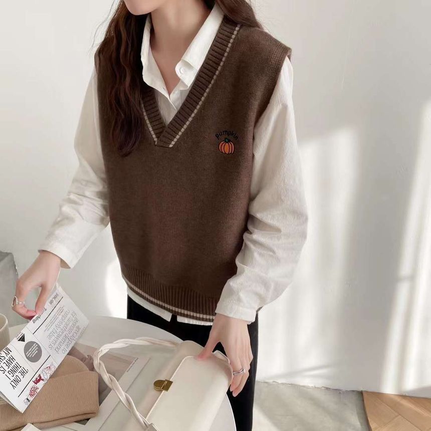Mori Girls - V-hals pompoen geborduurd vest