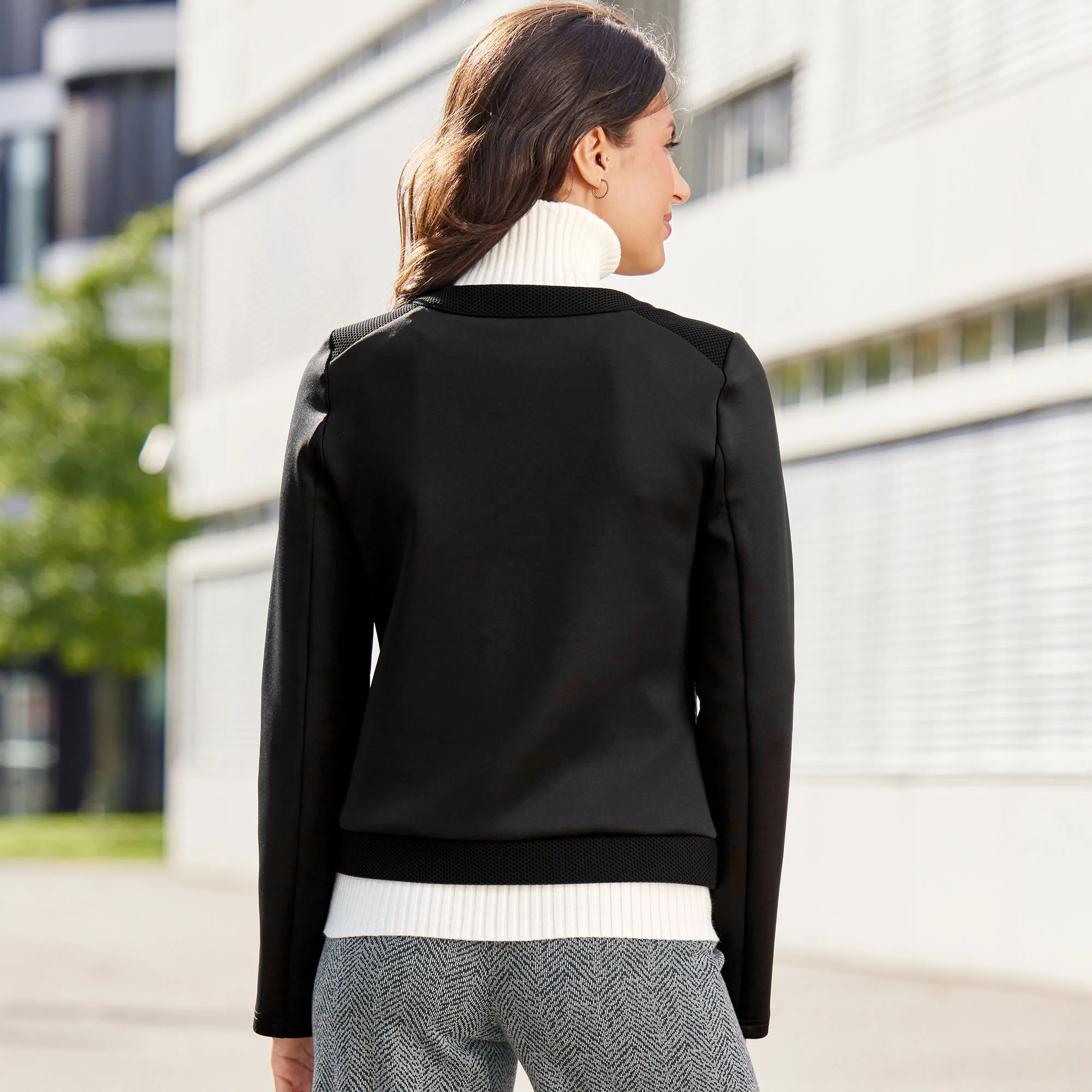 Damen-Jacke mit Mesh-Einsätzen