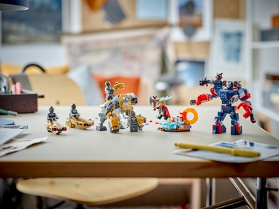 LEGO Avengers: Endgame Thor vs. Chitauri (76322)