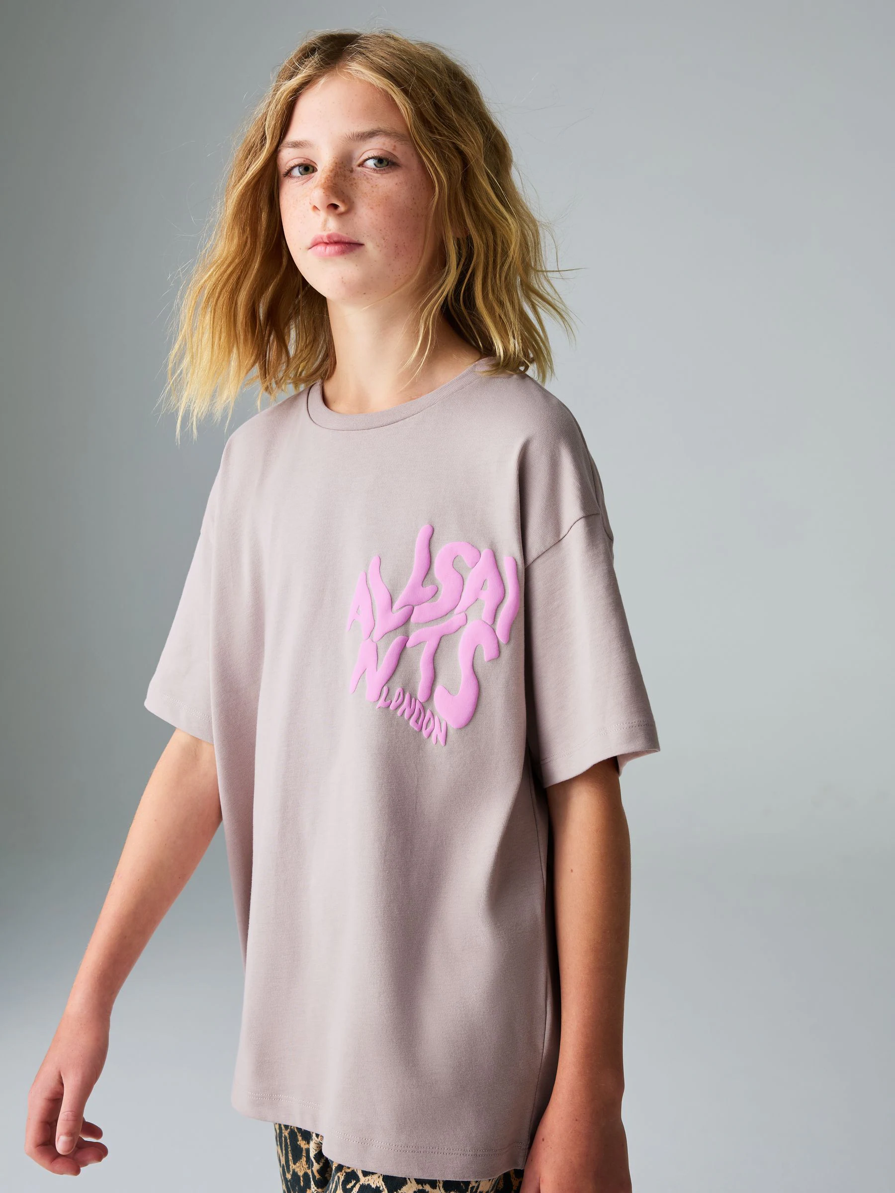 Neutraal - smALLSAINTS Girls Oversized Orlando Logo Crew 100% Cotton T-Shirt