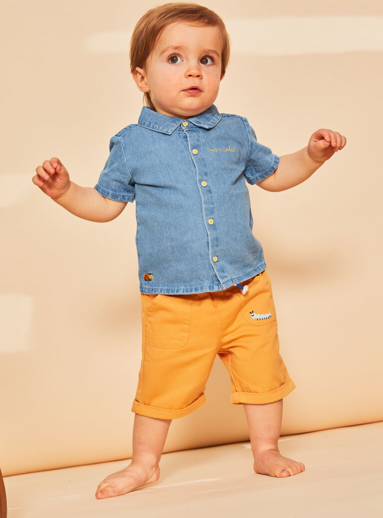 Chemise en denim bleue à manches courtes