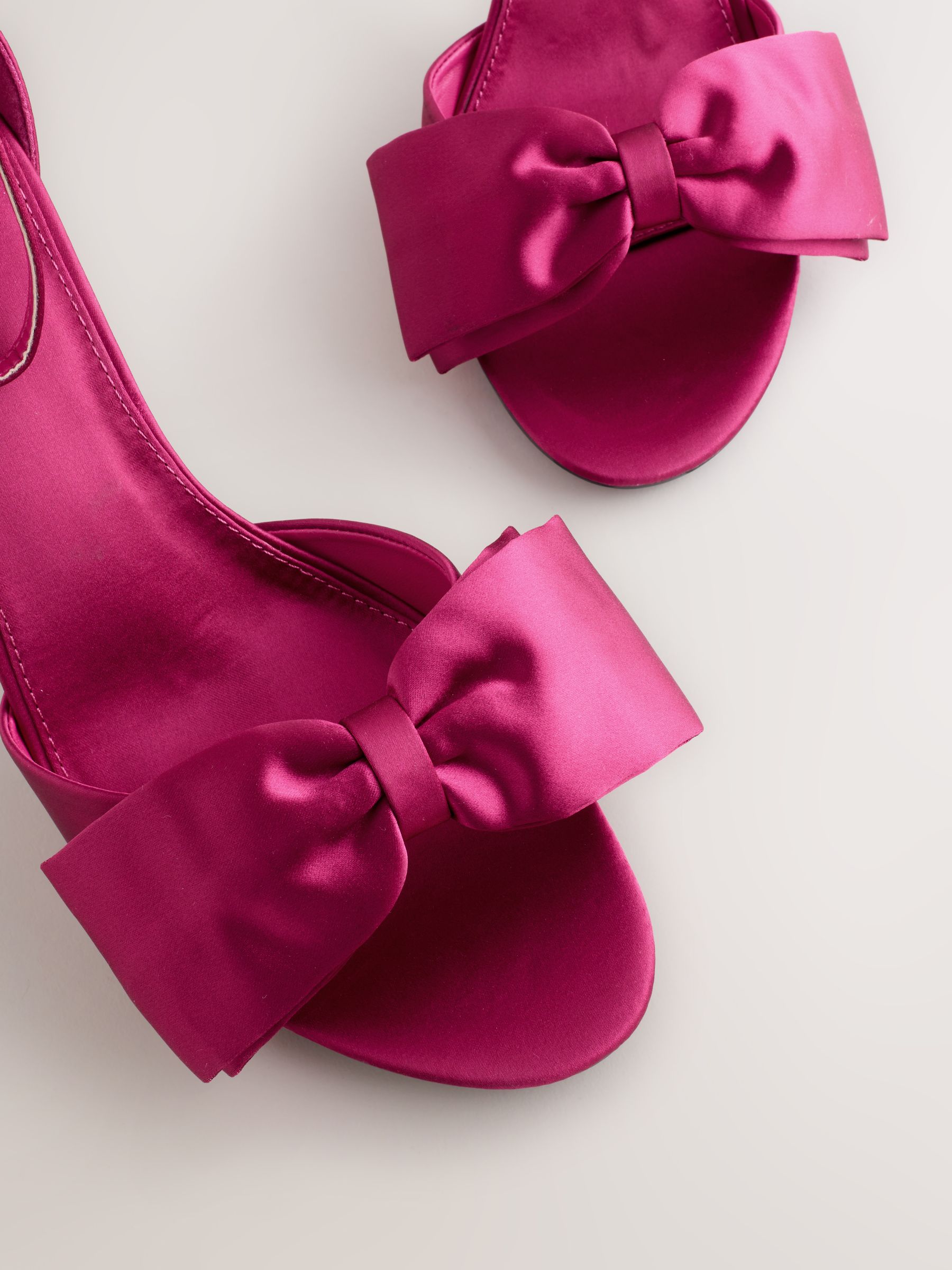 Roze - Forever Comfort® Satin Bow Block Heeled Sandals