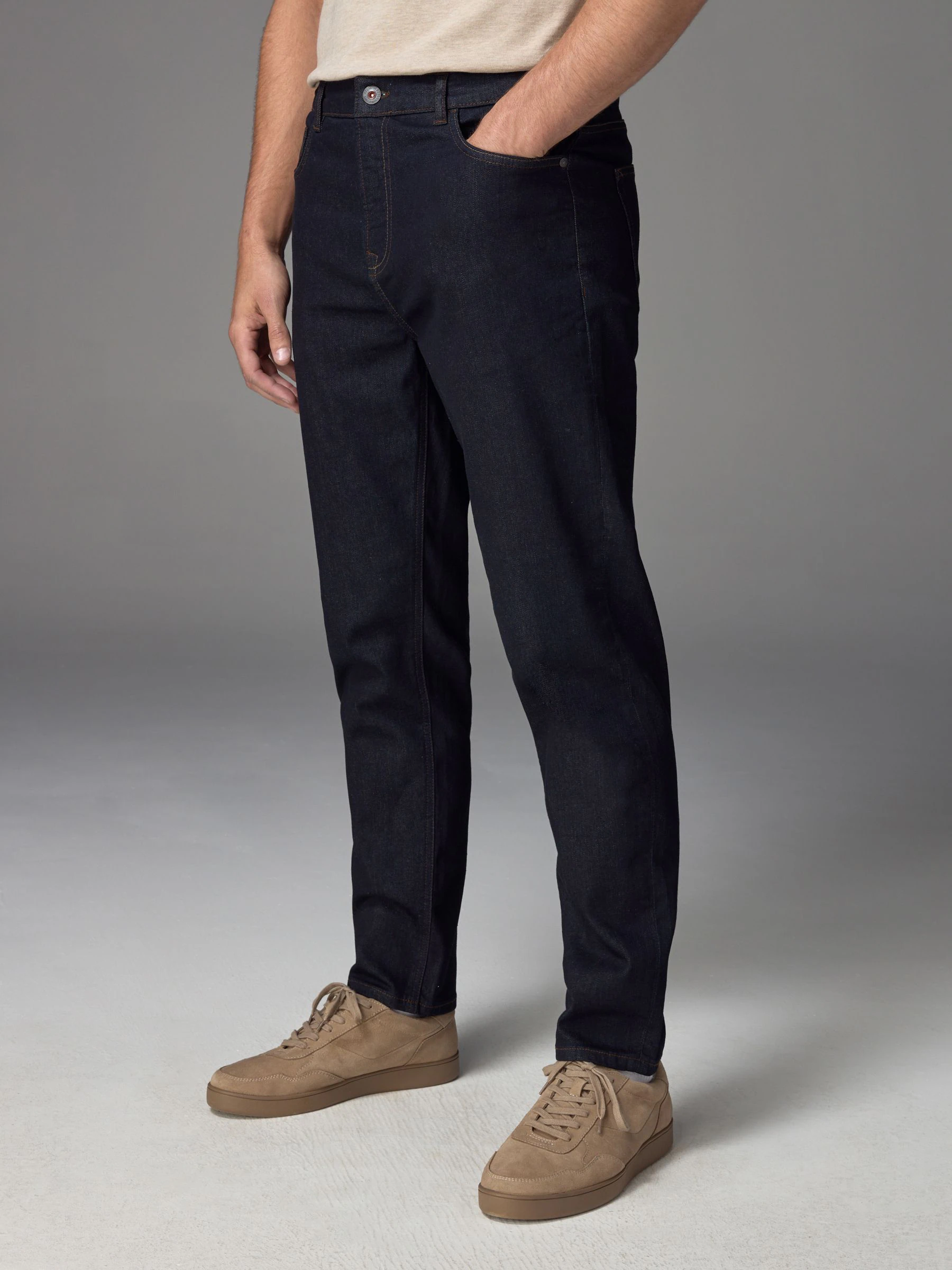 Indigo blauwe wassing - Klassieke stretchjeans met standaard taps toelopende pasvorm