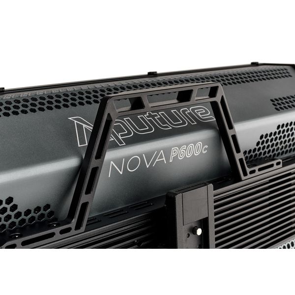Aputure Nova P600C