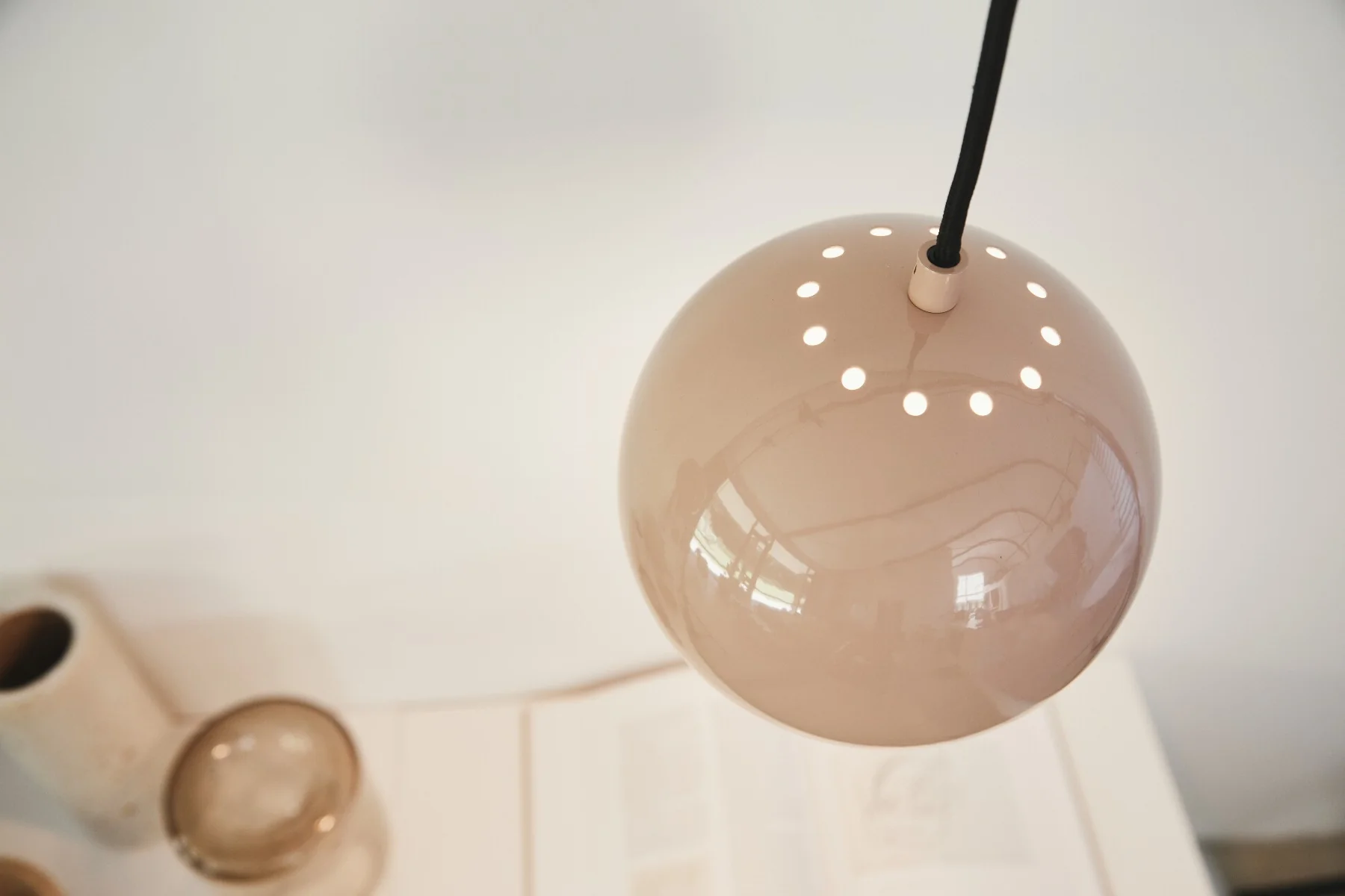 Frandsen  Ball pendant lampe - Glossy Nude - Ø:18