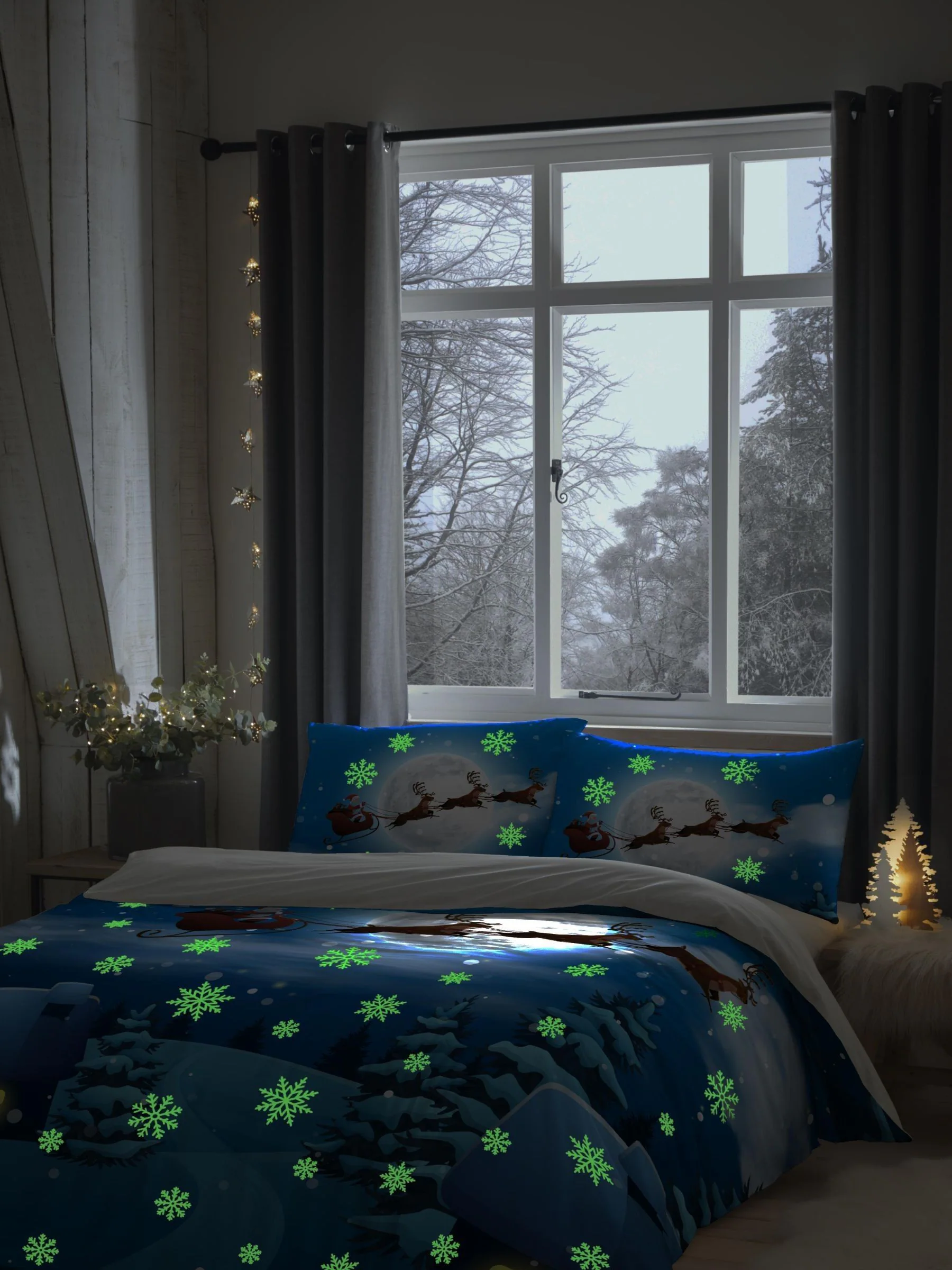 Bedlam set van dekbedovertrek en kussensloop in kerstthema met kerstman die oplicht in het donker