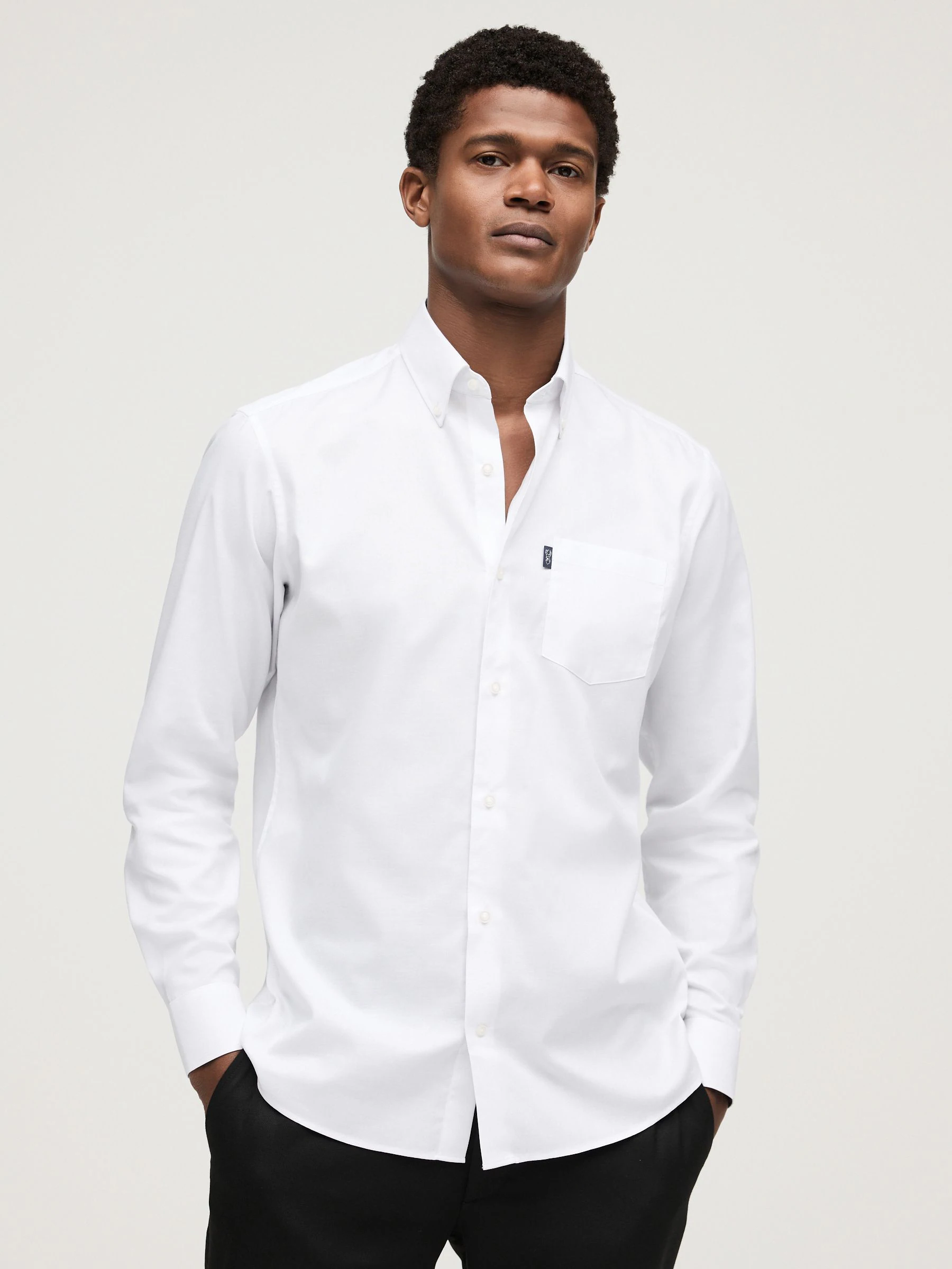 Wit - Slim Fit - Gemakkelijk te strijken Oxford overhemd met doorlopende knopen