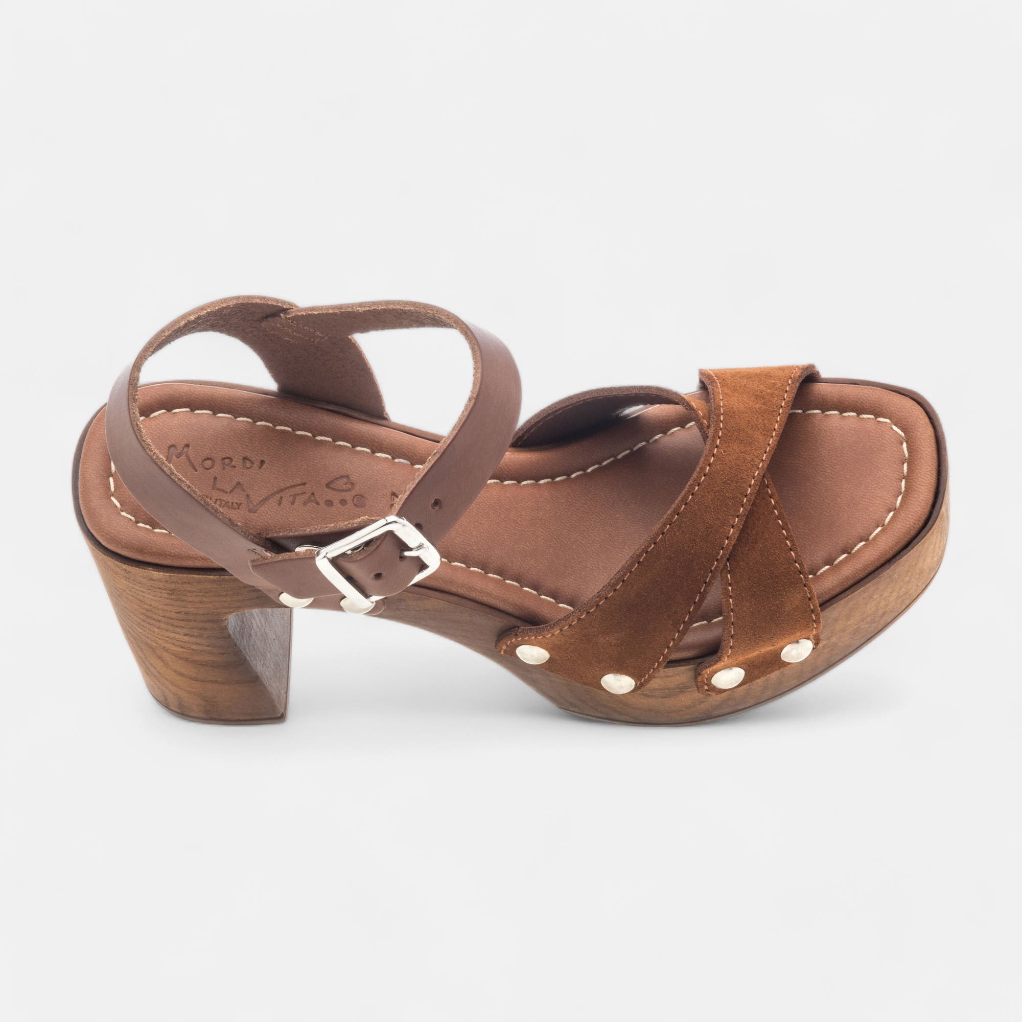 Chaussures semelle bois à talon Femme en cuir cognac